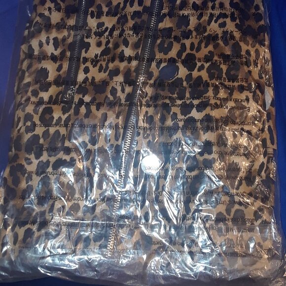 Plus Size Women Leopard Babe Notch Collar Zip Up - Picture 6 of 7